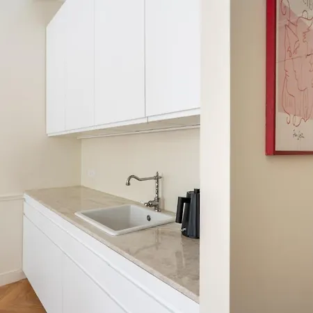 Elegant And Tranquil 1 Bed Parasian Gem Apartment *