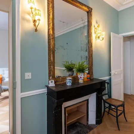 Elegant And Tranquil 1 Bed Parasian Gem Apartment Paris